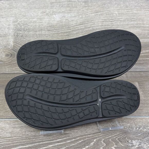 Oofos Oolala Triple Black Foam Women’s Size 10/EU 41 Recovery Flip Flop Sandals - Picture 8 of 11
